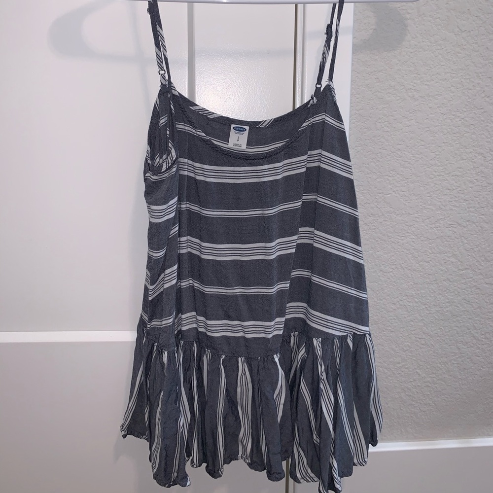 blue & white tank top w ruffled bottom